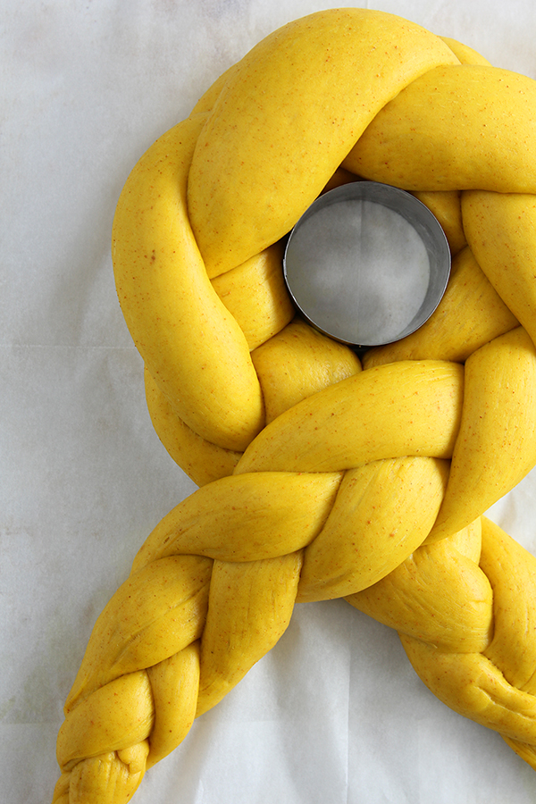 tumeric yellow ribbon challah