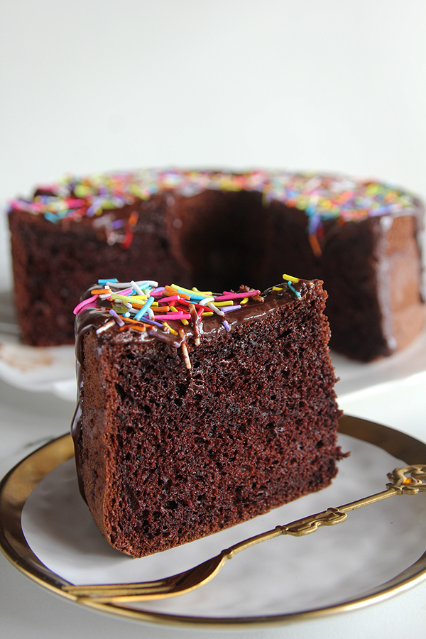 עוגת שוקולד גבוהה במיוחד - עוגת שיפון שוקולד