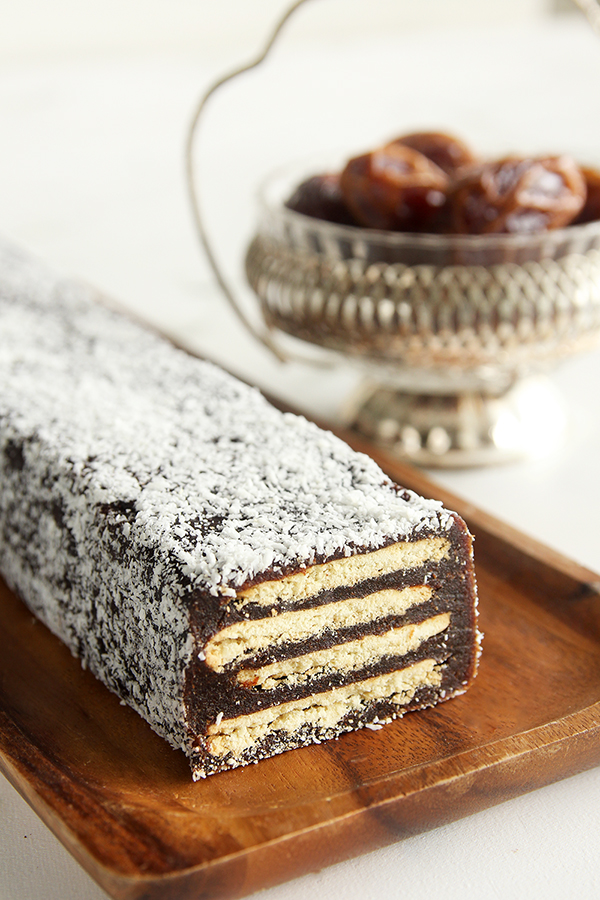 נקניק תמרים וביסקוויטים