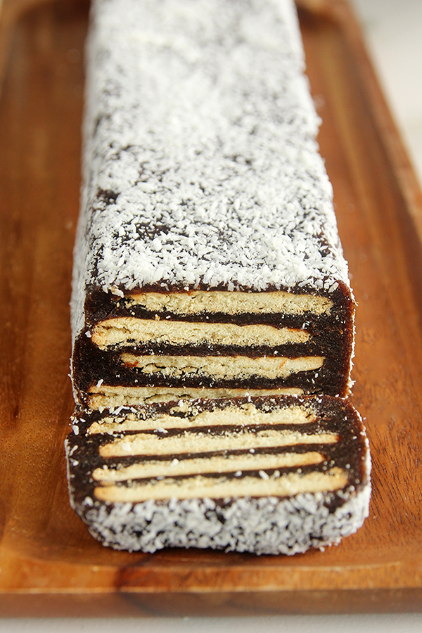 נקניק תמרים וביסקוויטים