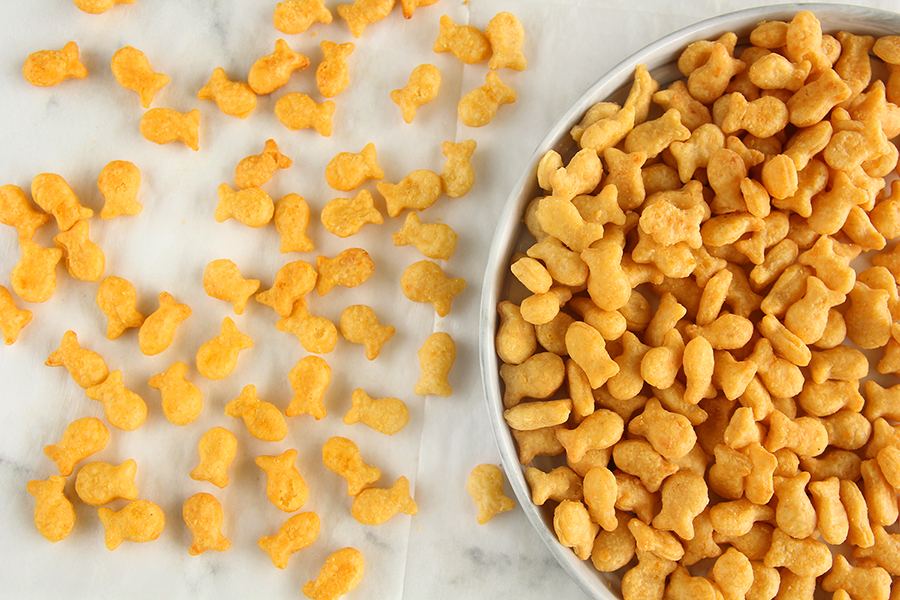 קרקר דגים בטעם צ'דר (קטנטנים וממכרים)