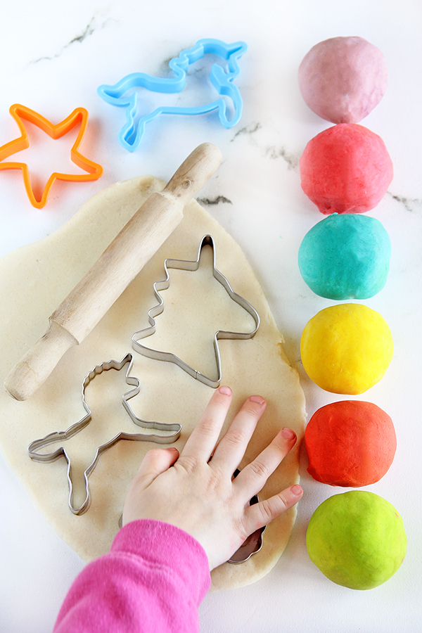 בצק משחק לילדים